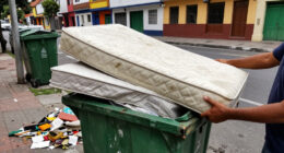 Bogotá Imposes Fine For Leaving Mattresses And Debris On Streets